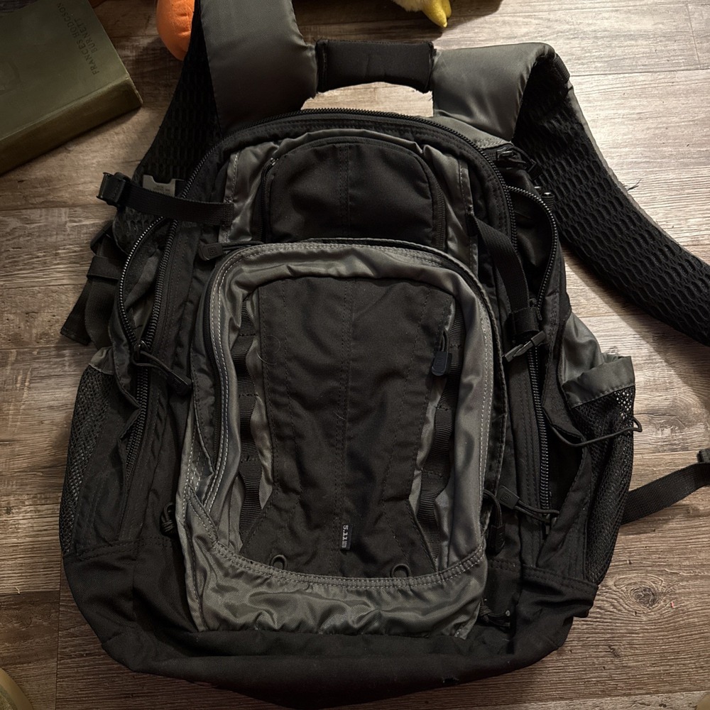 5.11 Tactical Backpack Mens OS Black COVRT18 2.0 Tactical CCW Laptop Daypack